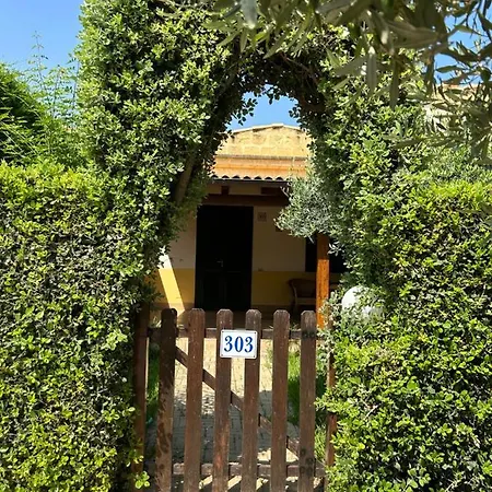 Holiday home Sul Mare In Village Campofelice Di Roccella