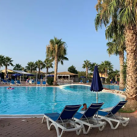 Holiday home Sul Mare In Village Campofelice Di Roccella